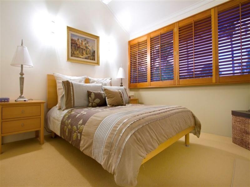 Clear Island Waters QLD 4226