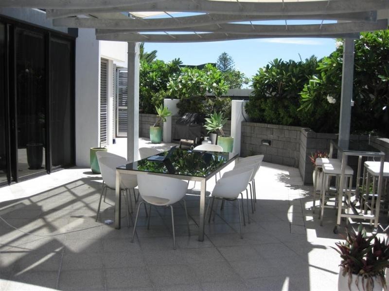 201/17 Albert Avenue, Broadbeach QLD 4218