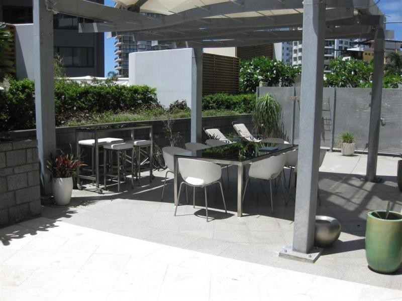 201/17 Albert Avenue, Broadbeach QLD 4218