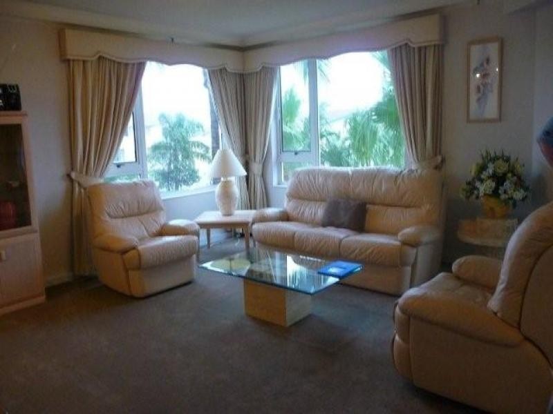 11/129 Surf Parade, Broadbeach QLD 4218