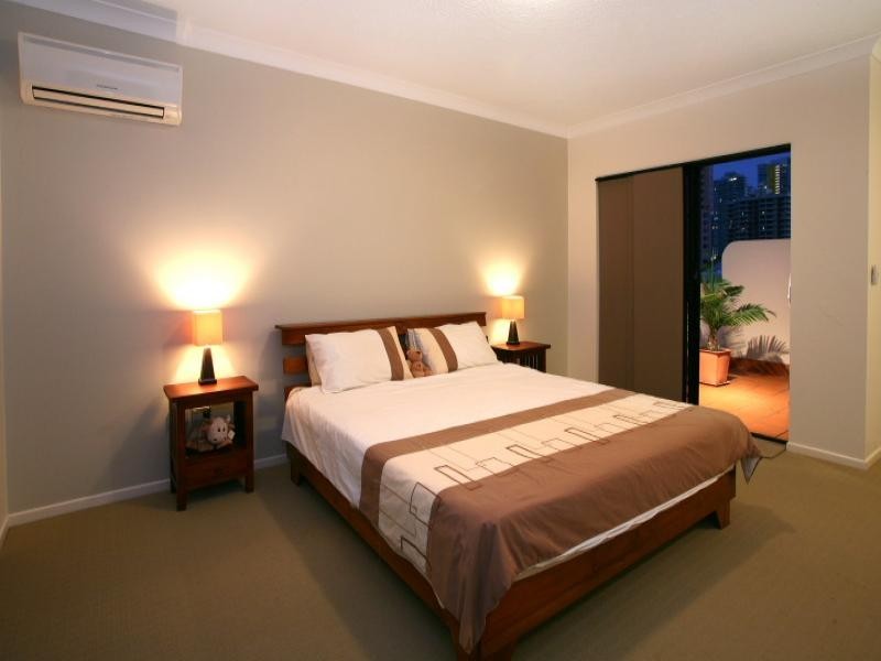 8/35 Britannia Avenue, Broadbeach QLD 4218