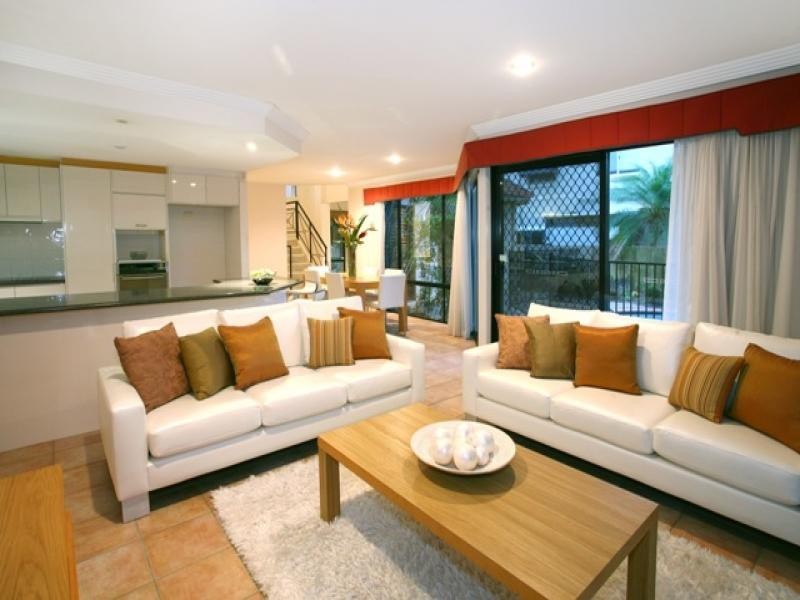 3 Richmond Avenue, Bundall QLD 4217