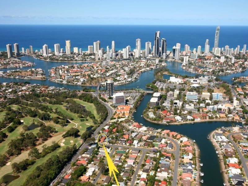 3 Richmond Avenue, Bundall QLD 4217