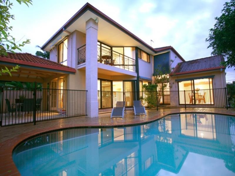 3 Richmond Avenue, Bundall QLD 4217