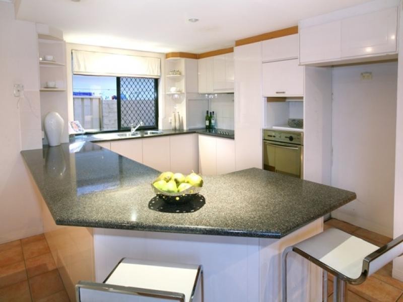 3 Richmond Avenue, Bundall QLD 4217