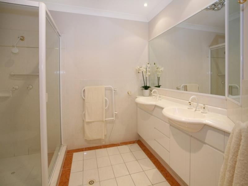 3 Richmond Avenue, Bundall QLD 4217