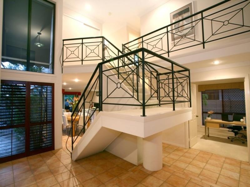 3 Richmond Avenue, Bundall QLD 4217