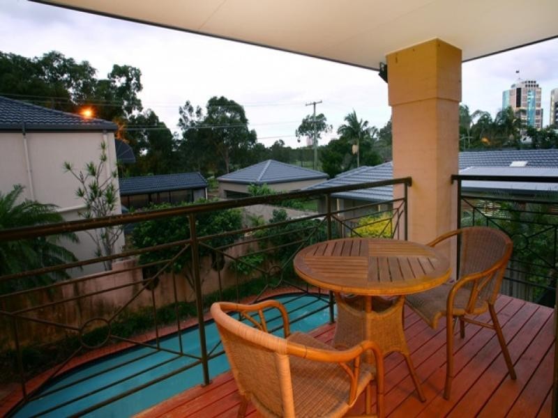 3 Richmond Avenue, Bundall QLD 4217