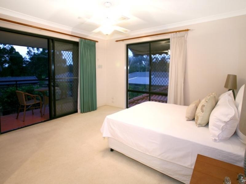 3 Richmond Avenue, Bundall QLD 4217