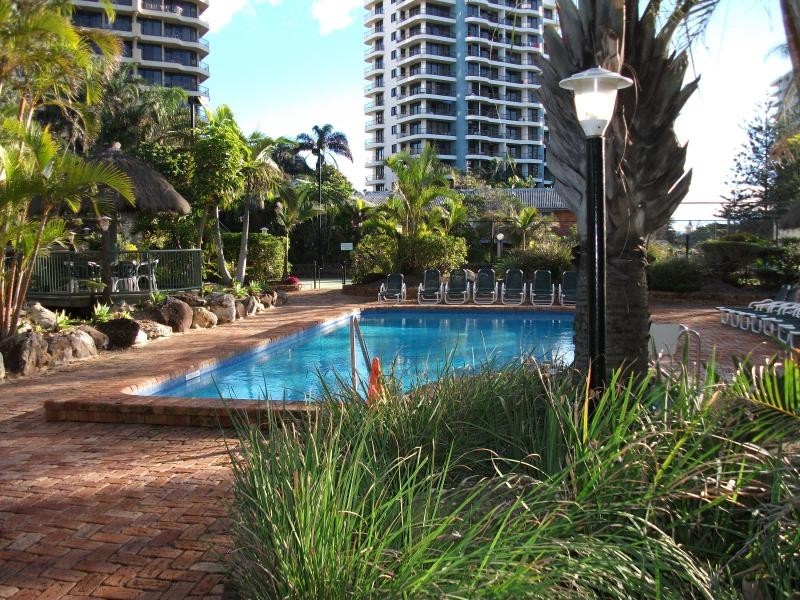 18/4 Thornton Street, Surfers Paradise QLD 4217