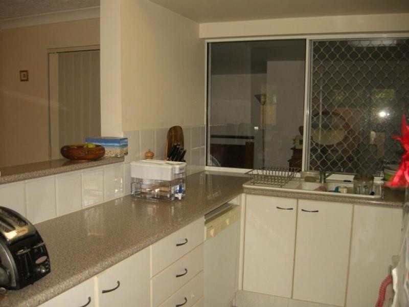 2/10 Jubilee Avenue, Broadbeach QLD 4218