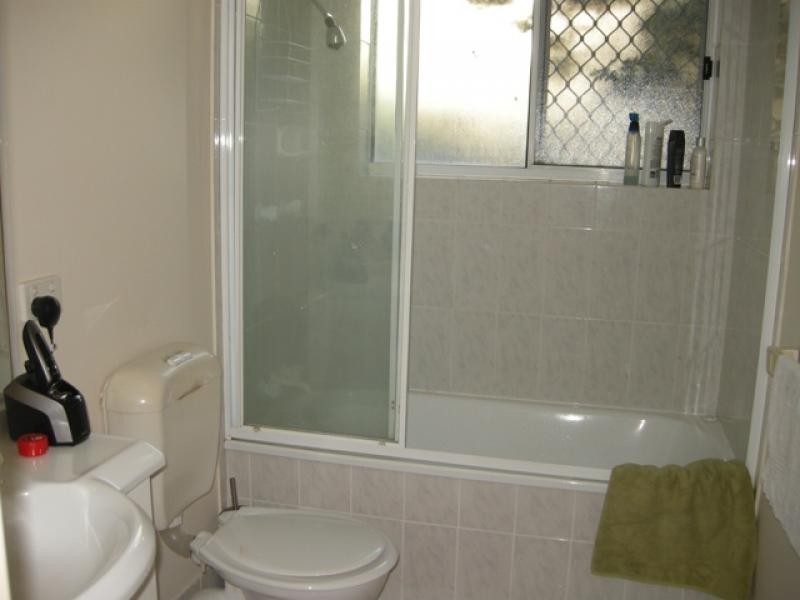 2/10 Jubilee Avenue, Broadbeach QLD 4218