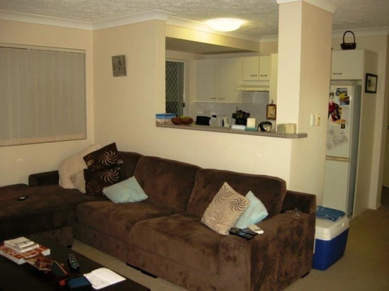 2/10 Jubilee Avenue, Broadbeach QLD 4218