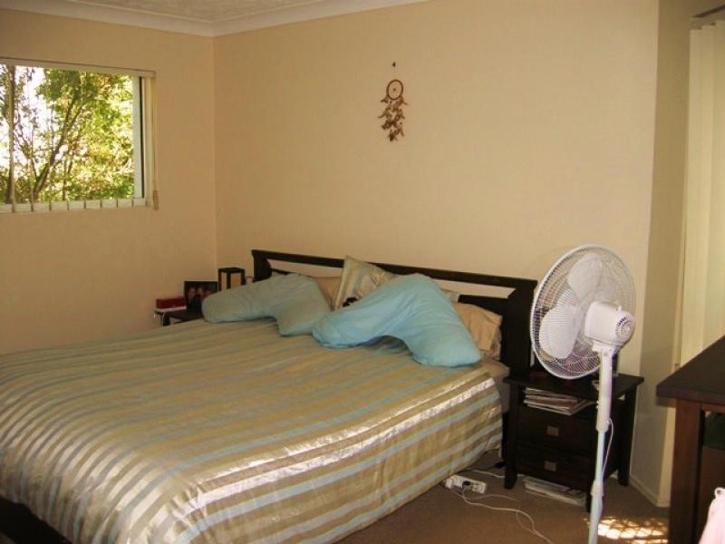 2/10 Jubilee Avenue, Broadbeach QLD 4218