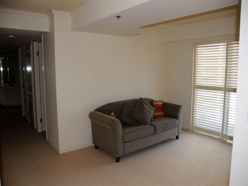 16A/74 Old Burleigh Road, Surfers Paradise QLD 4217