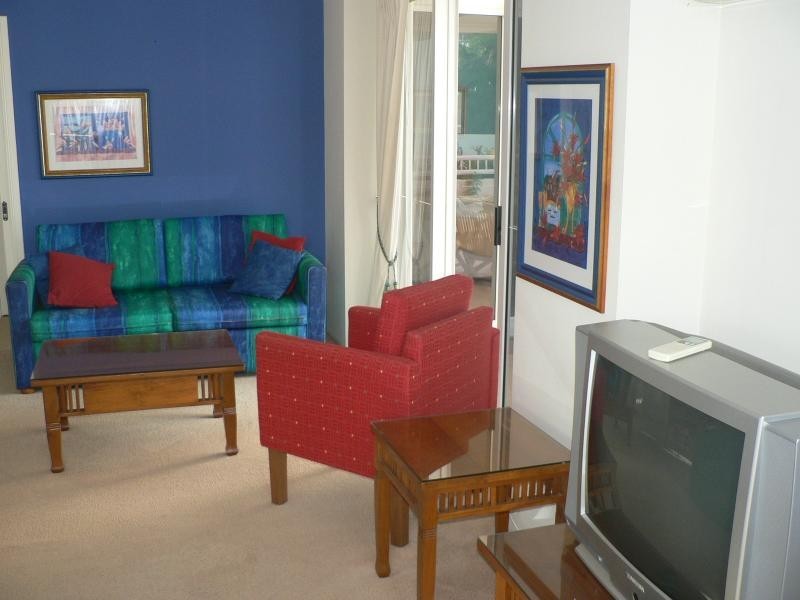 2018/2623 Gold Coast Highway, Broadbeach QLD 4218