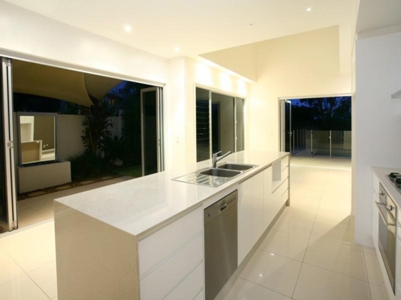 5022A Riverwood Grove, Benowa QLD 4217