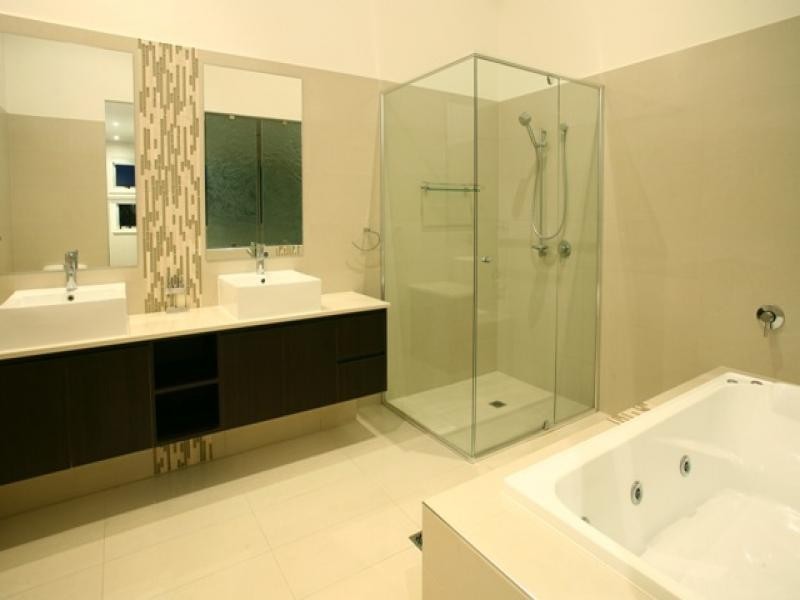 5022A Riverwood Grove, Benowa QLD 4217