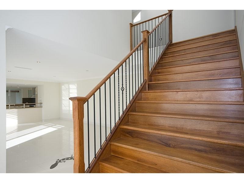 7025B Vista Drive, Benowa QLD 4217