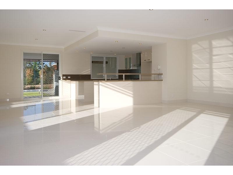 7025B Vista Drive, Benowa QLD 4217