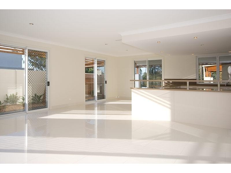 7025B Vista Drive, Benowa QLD 4217