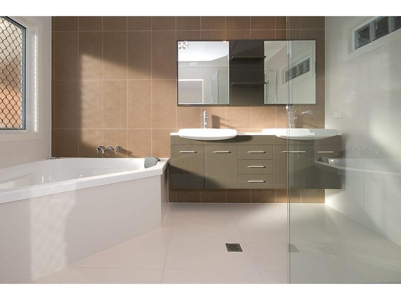 7025B Vista Drive, Benowa QLD 4217