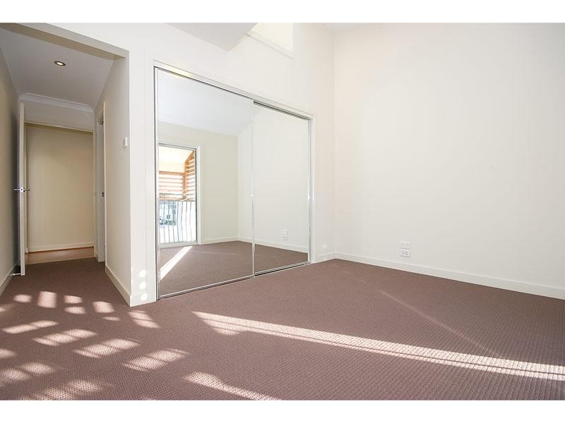 7025B Vista Drive, Benowa QLD 4217