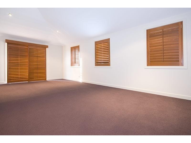 7025B Vista Drive, Benowa QLD 4217