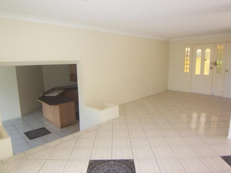 8 Flamingo Key, Broadbeach Waters QLD 4218
