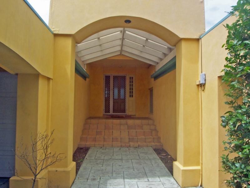 8 Flamingo Key, Broadbeach Waters QLD 4218