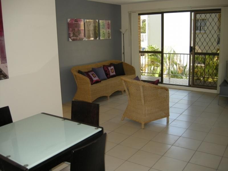 3/16 Rosewood Avenue, Broadbeach QLD 4218