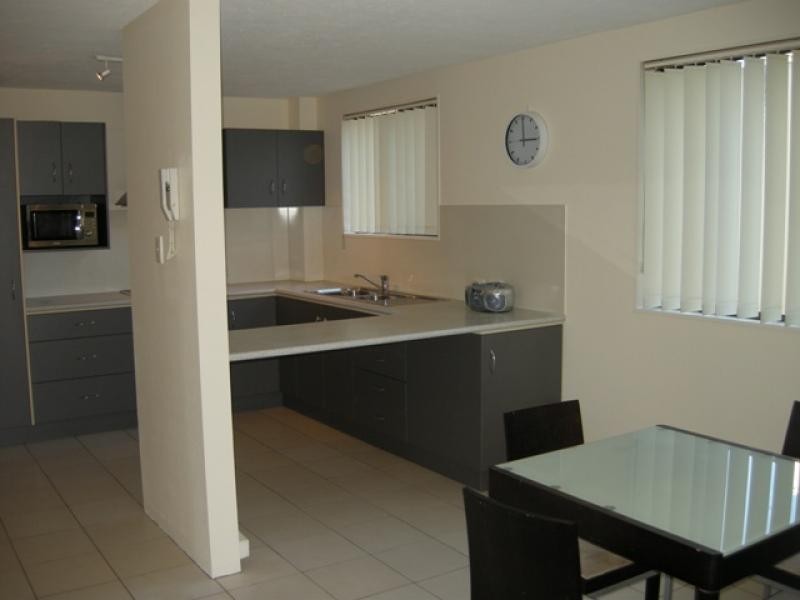 3/16 Rosewood Avenue, Broadbeach QLD 4218