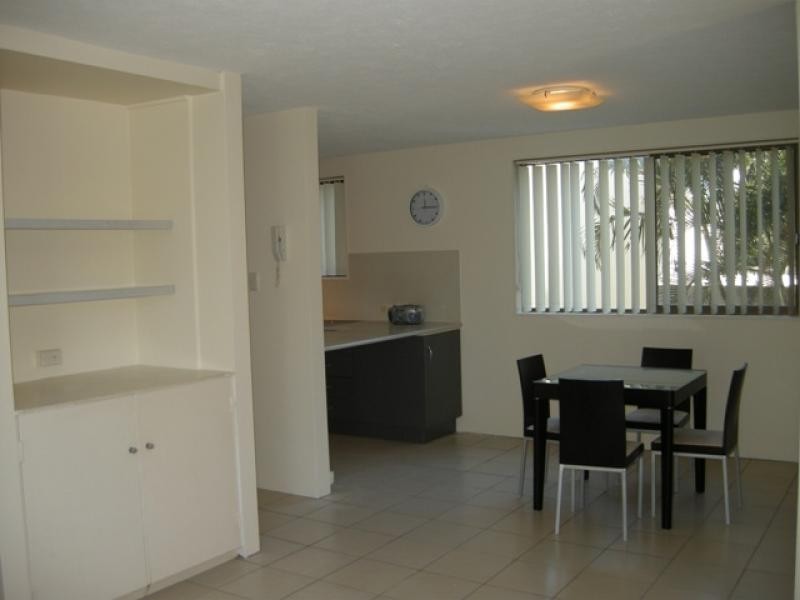 3/16 Rosewood Avenue, Broadbeach QLD 4218