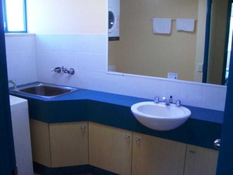 26/11 – 17 Phillip Avenue, Broadbeach QLD 4218