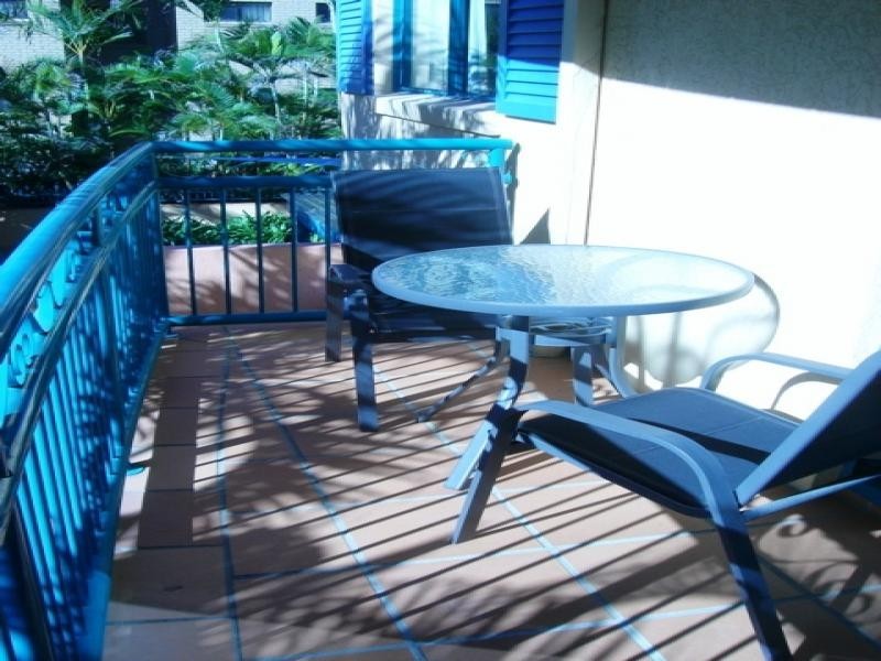 26/11 – 17 Phillip Avenue, Broadbeach QLD 4218