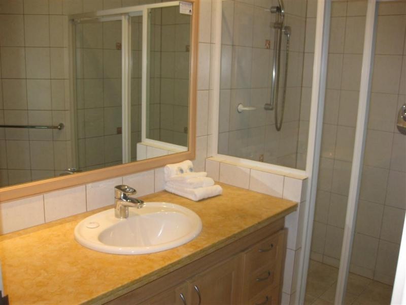 100 Old Burleigh Road, Broadbeach QLD 4218