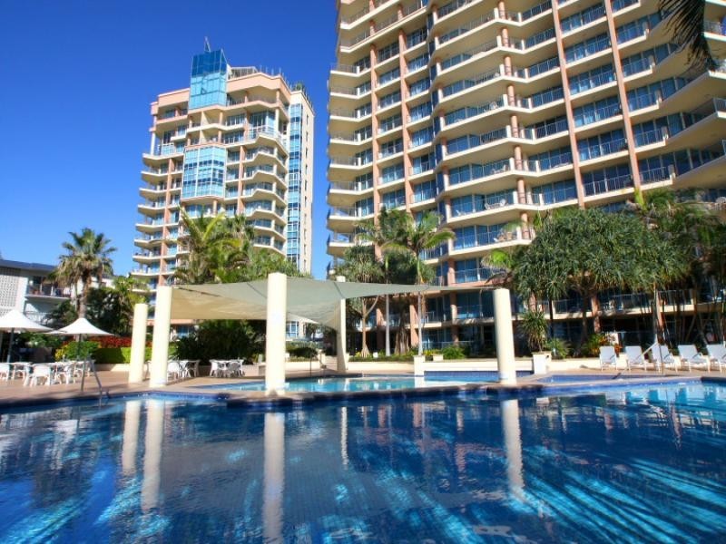 2/100 Old Burleigh Road, Broadbeach QLD 4218