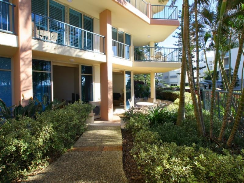 2/100 Old Burleigh Road, Broadbeach QLD 4218