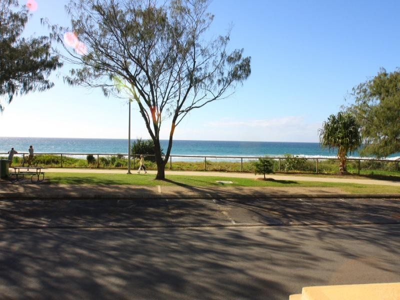 2/100 Old Burleigh Road, Broadbeach QLD 4218