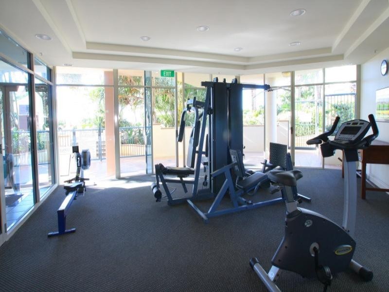 2/100 Old Burleigh Road, Broadbeach QLD 4218