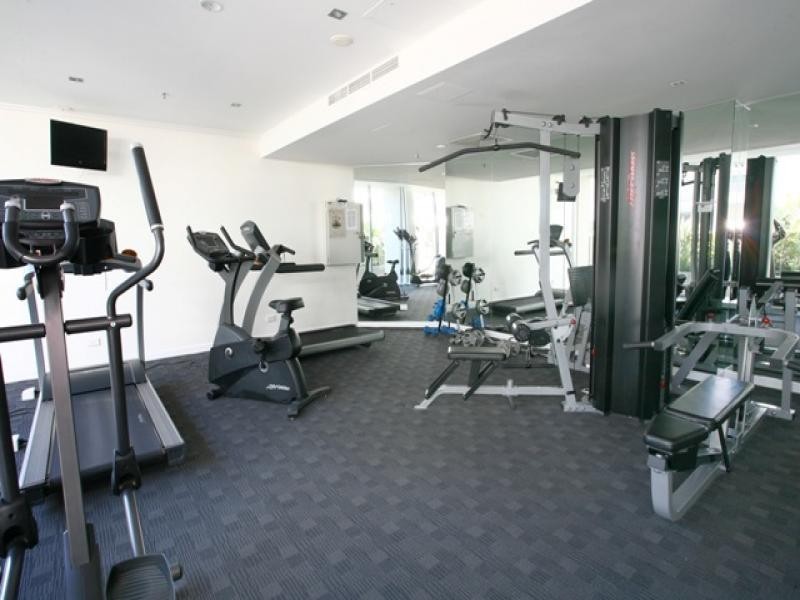33 T E Peters Drive, Broadbeach QLD 4218