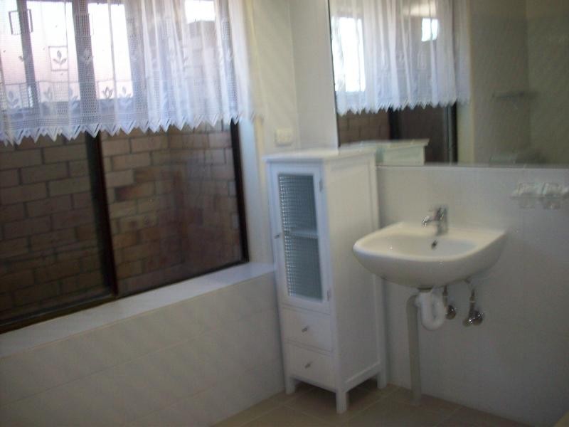 24 Arcadia Drive, Mermaid Waters QLD 4218