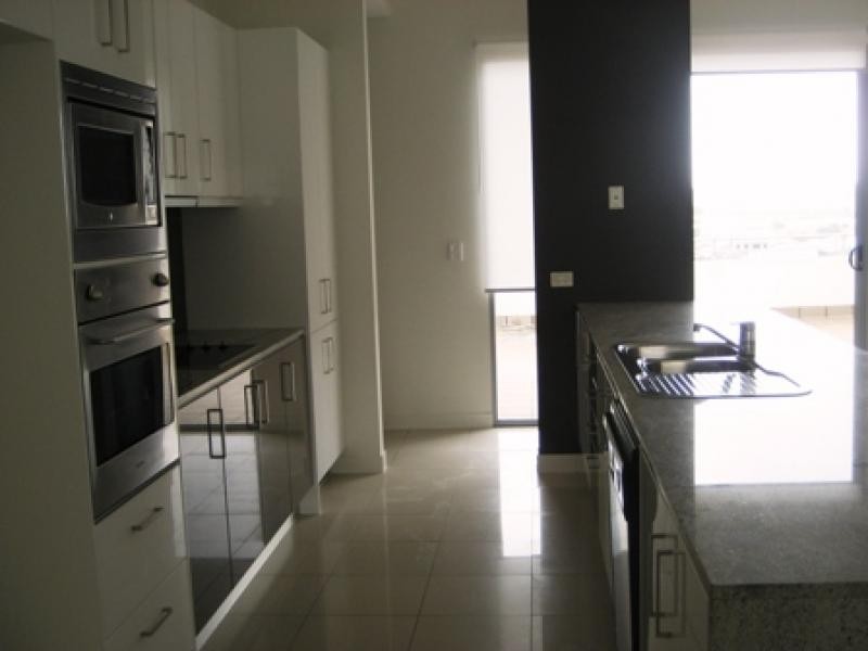 17/10 Valbonne Avenue, Varsity Lakes QLD 4227