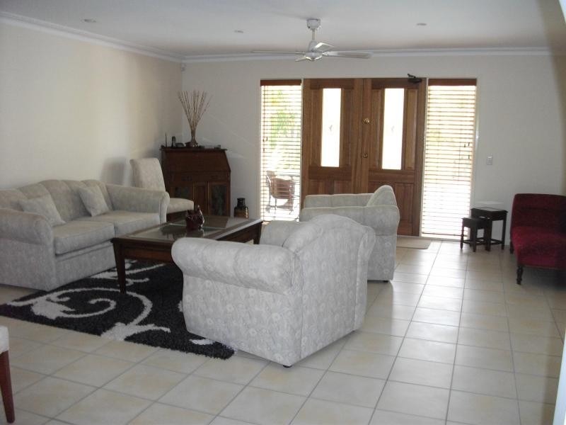 46 Fairsky Avenue, Mermaid Waters QLD 4218