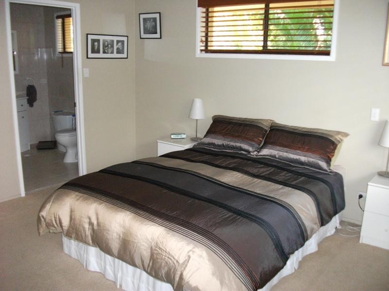 46 Fairsky Avenue, Mermaid Waters QLD 4218