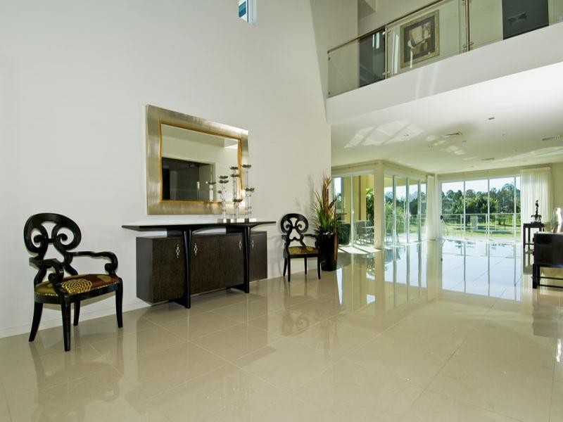 3021 The Boulevard, Benowa QLD 4217