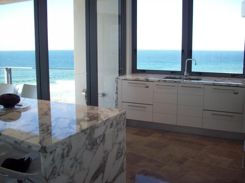 34/173 Old Burleigh Road, Broadbeach QLD 4218