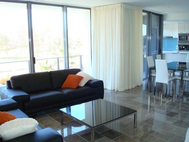 1/173 Old Burleigh Road, Broadbeach QLD 4218