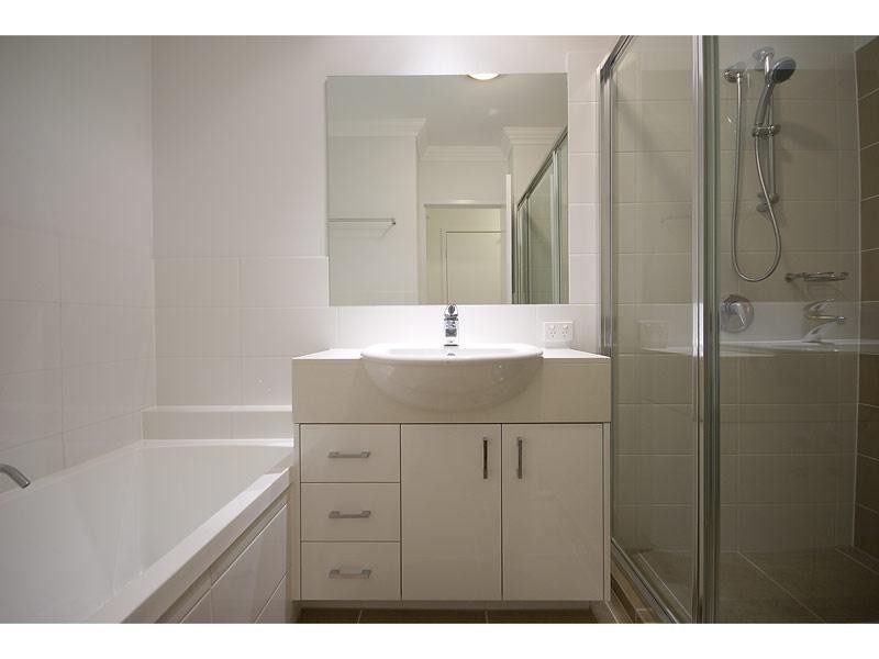 1/8003 Vista Drive, Benowa QLD 4217