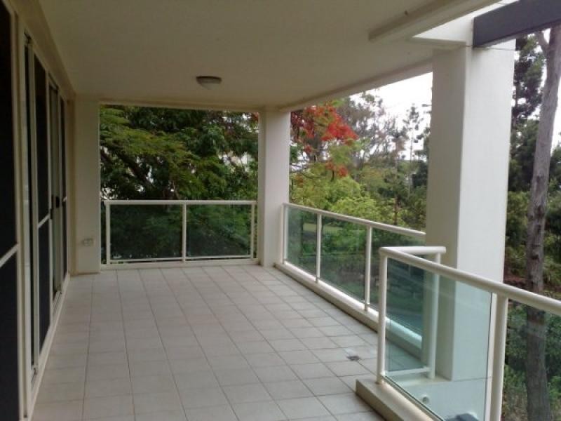 4112 Archer Hill, Benowa QLD 4217